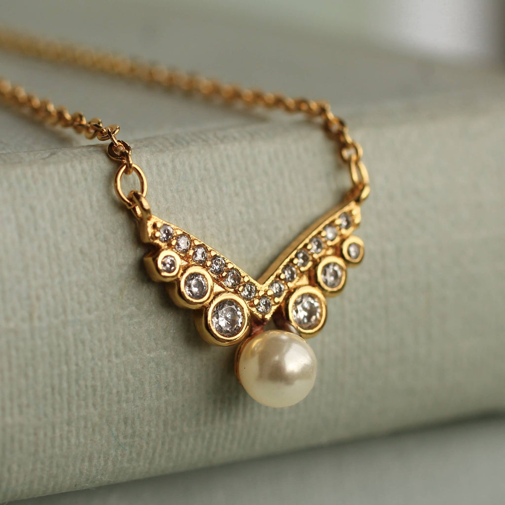 Antique Pearl Collarbone Necklace
